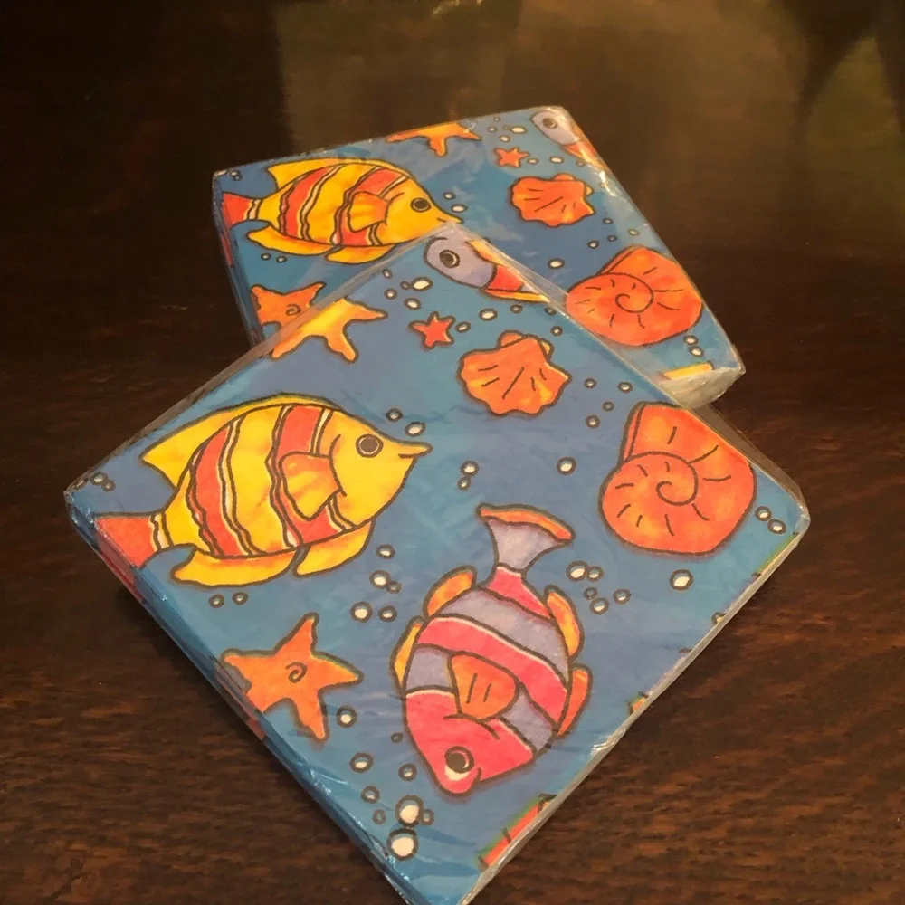 1️⃣1️⃣4️⃣ Pieces of Misc. Party Paper Products 🇺🇸🐠🎄🎁